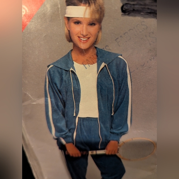 80's Womens Track Suit sewing pattern See & Sew 5335 by Butterick  - Picture 13 of 15